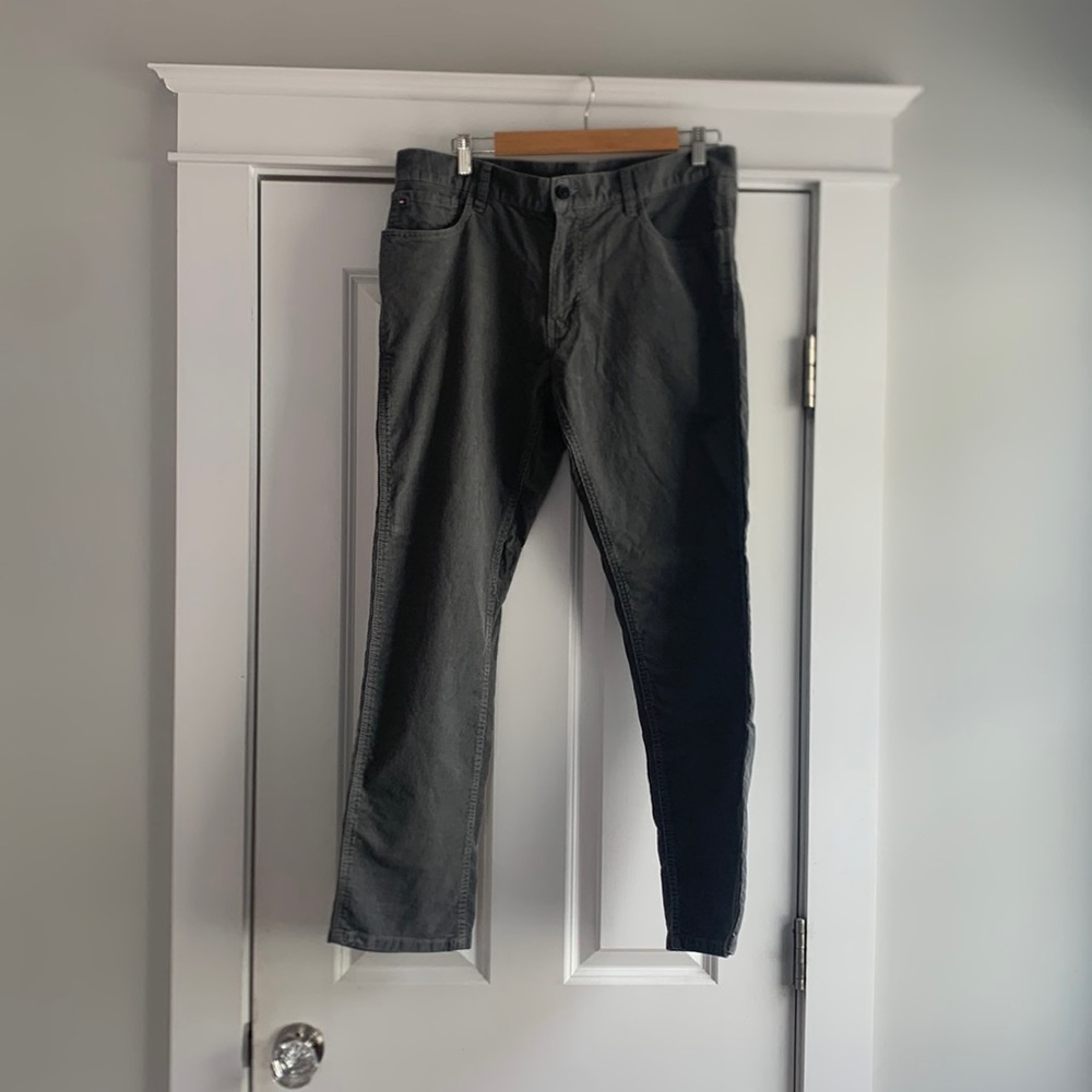 Tommy Hilfiger corduroy gray pants. Size 34/30. Never worn, with size sticker.